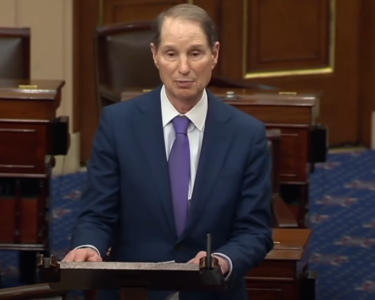 Senator Wyden Giving Speech